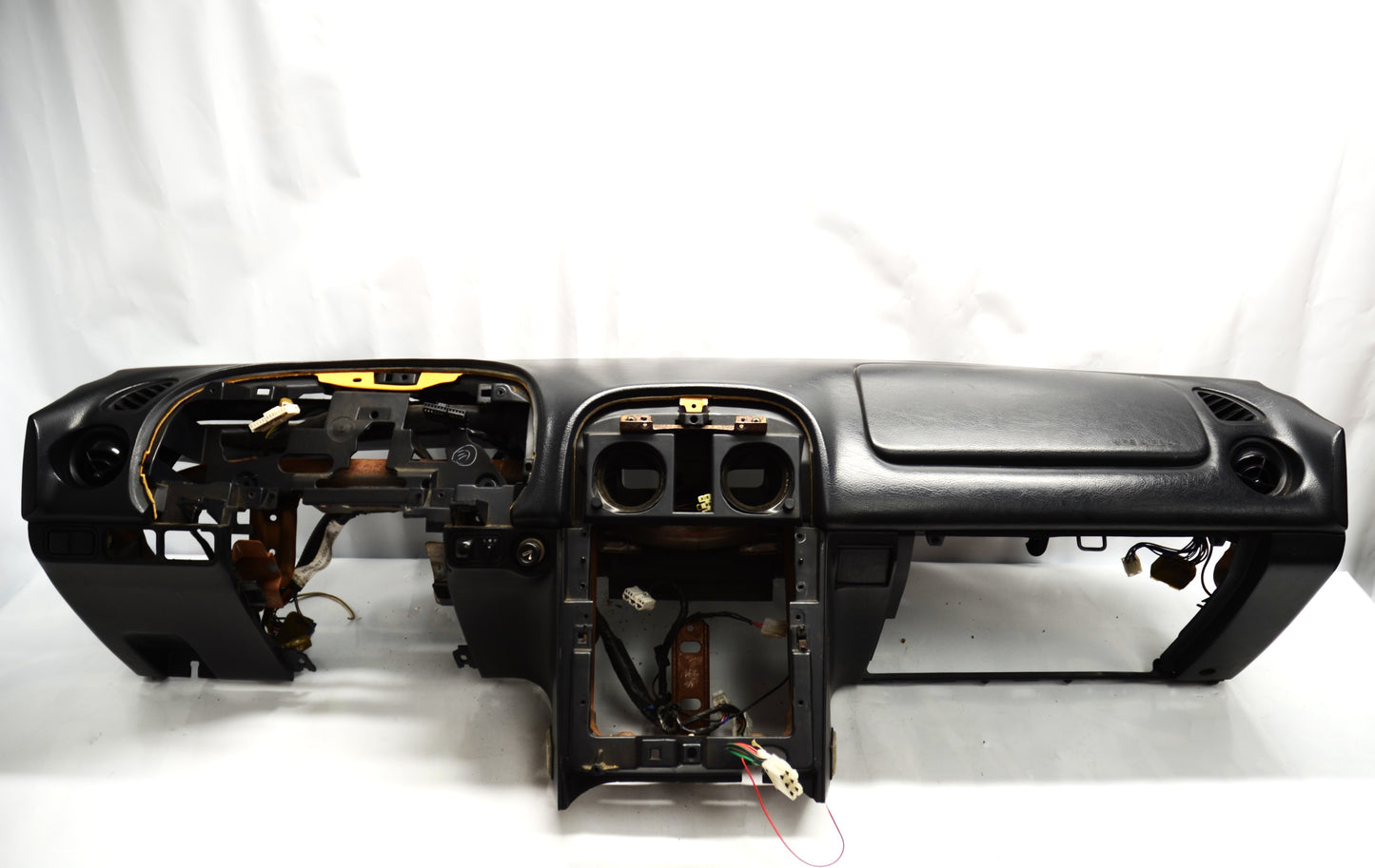 96-97 Miata Dash [Used] - NC10-60-401D-02 - PICK UP ONLY