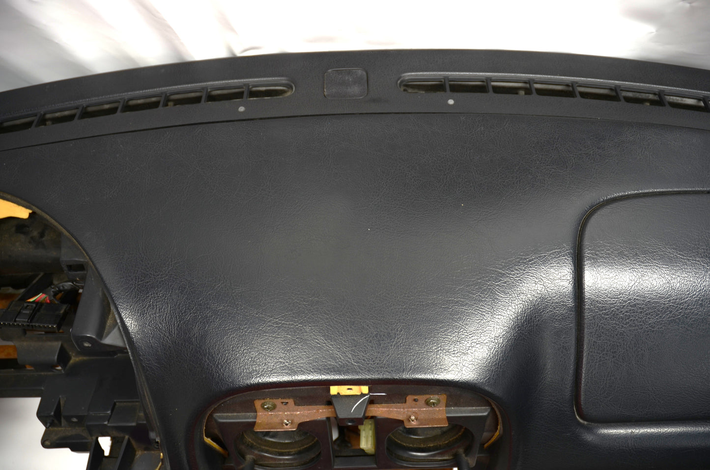 96-97 Miata Dash [Used] - NC10-60-401D-02 - PICK UP ONLY
