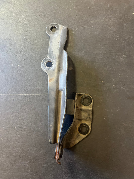 99-05 Miata Hood Hinge R [Used] - NA01-52-420D